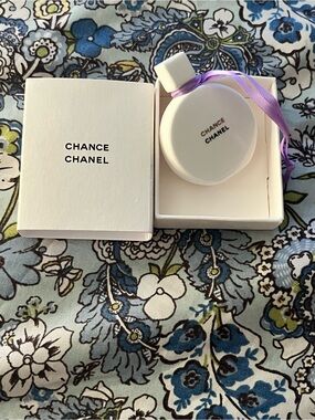 CHANEL Fragrance ceramic mini bottle
